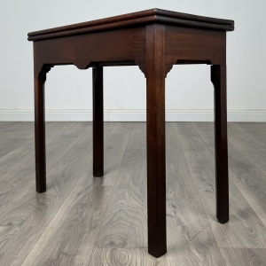 Antique 18th Century Fold Over Tea Table In Mahogany