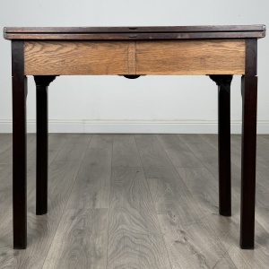 Antique 18th Century Fold Over Tea Table In Mahogany