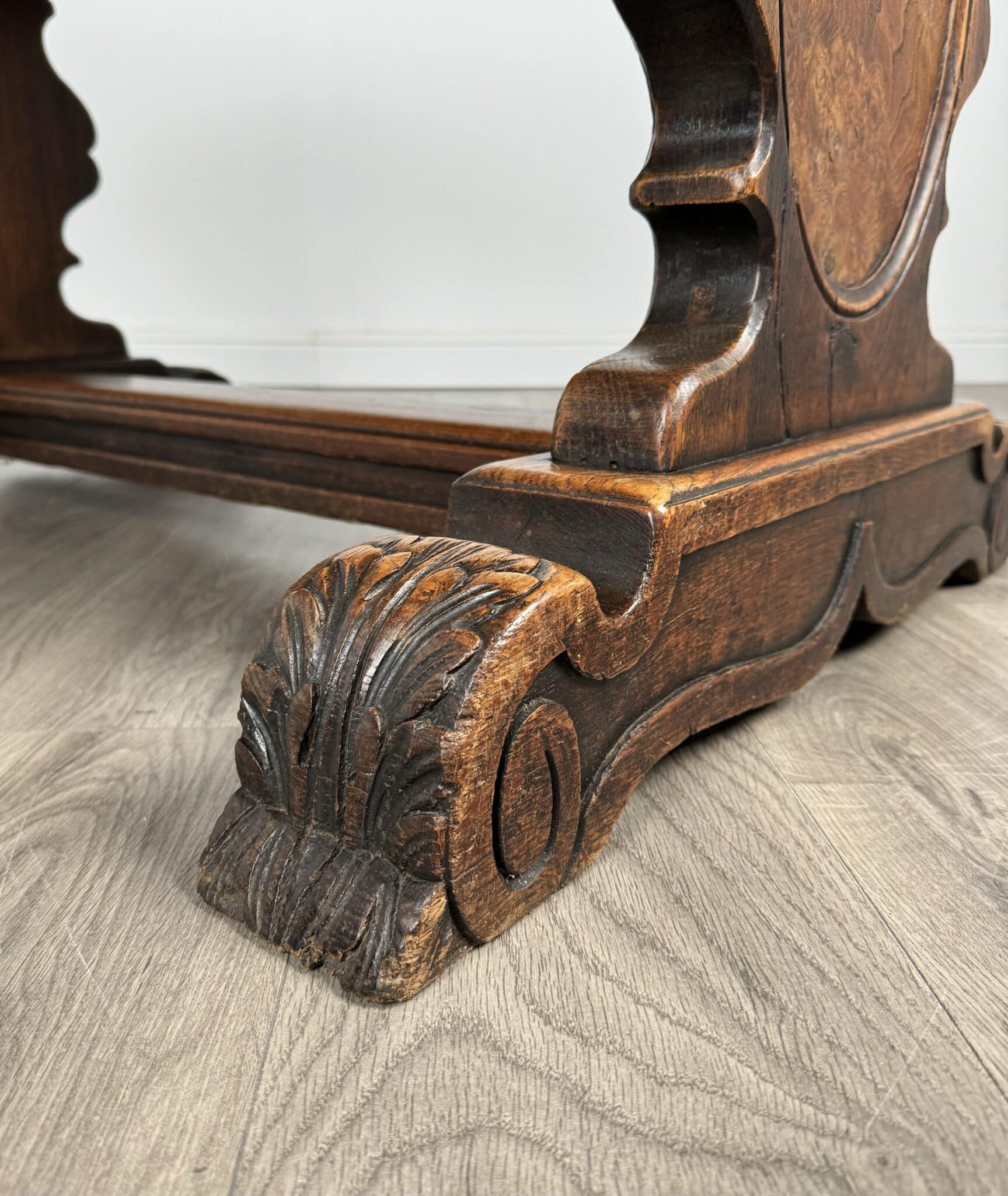 Antique 20th Century Fine Quality Draw Leaf Dining Table In Oak
