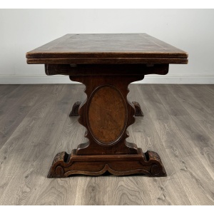 Antique 20th Century Fine Quality Draw Leaf Dining Table In Oak