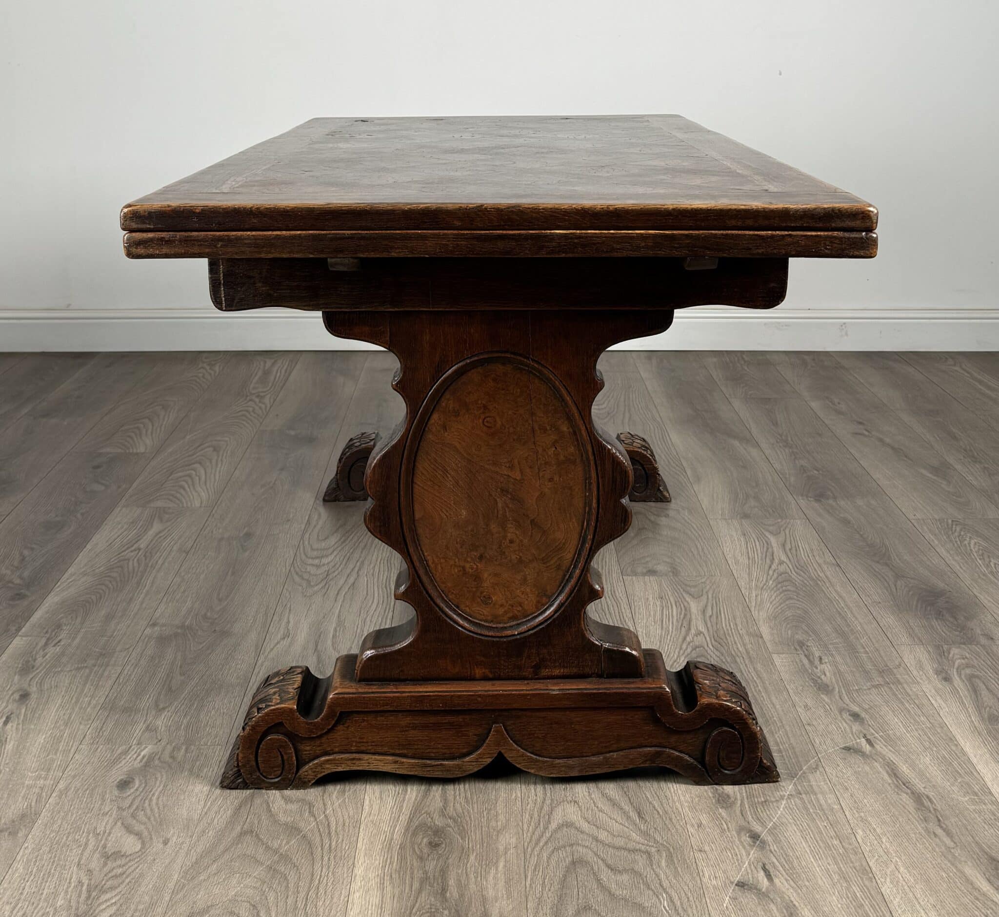 Antique 20th Century Fine Quality Draw Leaf Dining Table In Oak