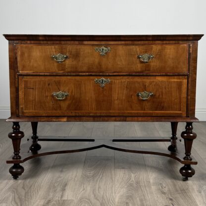 Antique 17th Century William And Mary Chest Of Drawers In Walnut