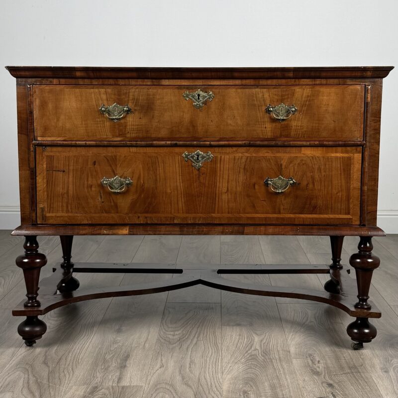 Antique 17th Century William And Mary Chest Of Drawers In Walnut
