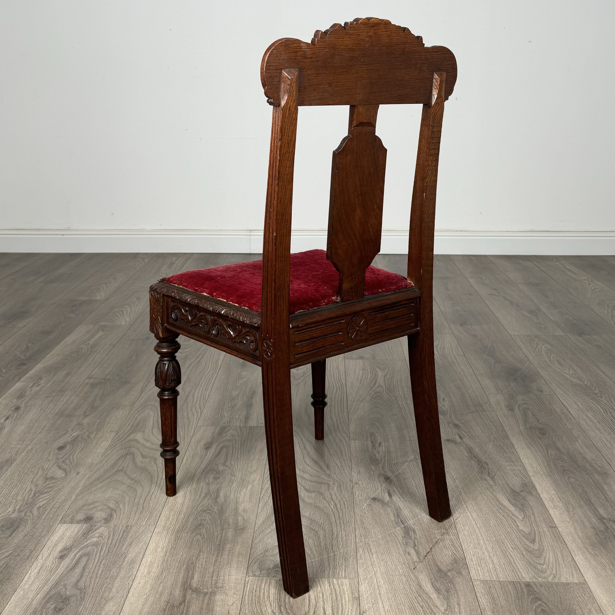 Antique Late 19th Century Set Of 6 Carved Oak Dining Chairs