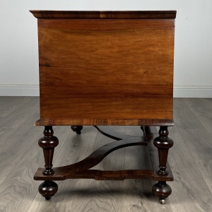 Antique 17th Century William And Mary Chest Of Drawers In Walnut