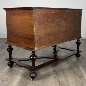Antique 17th Century William And Mary Chest Of Drawers In Walnut