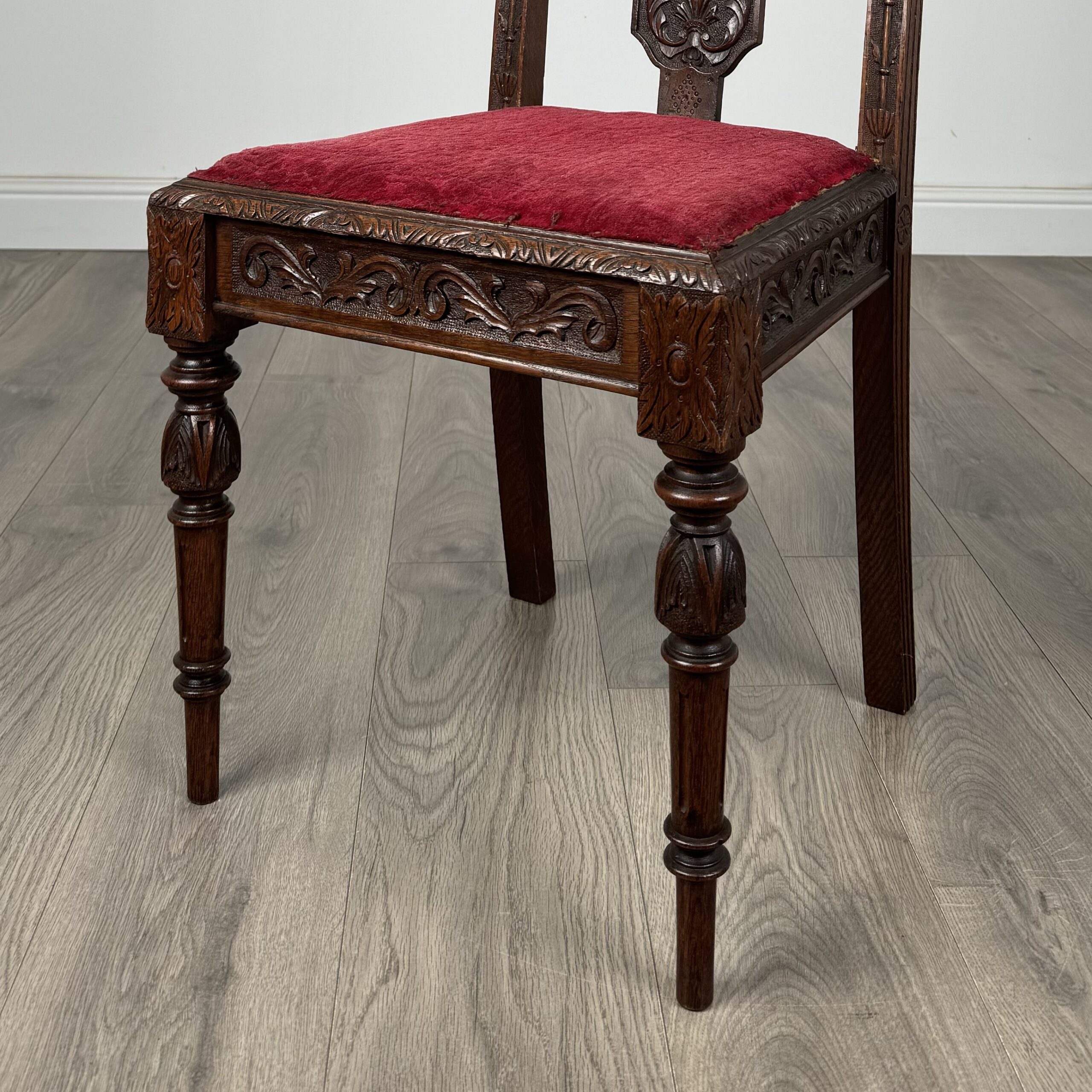 Antique Late 19th Century Set Of 6 Carved Oak Dining Chairs