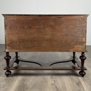 Antique 17th Century William And Mary Chest Of Drawers In Walnut