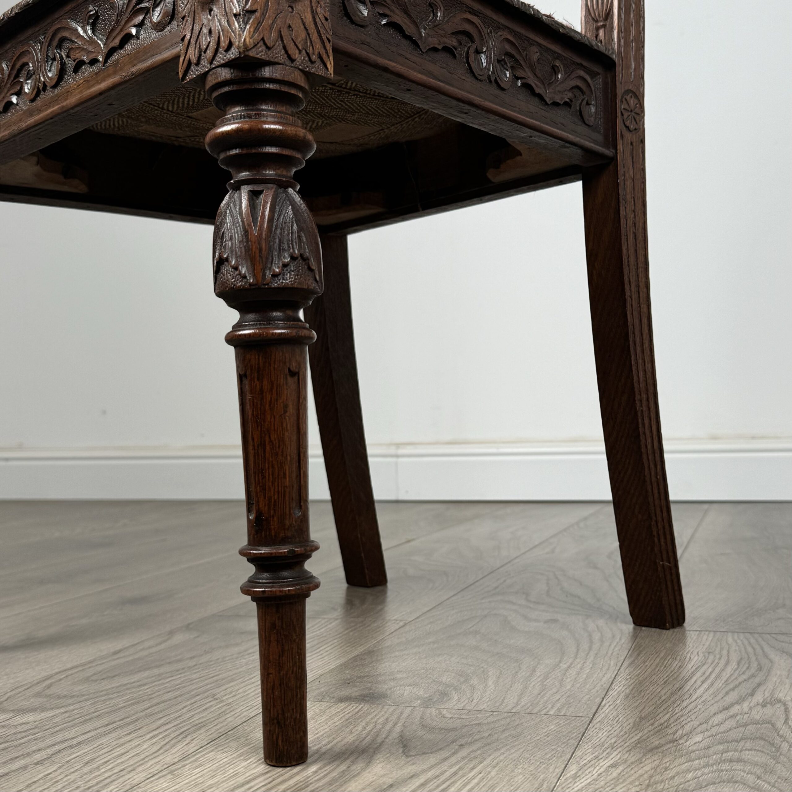 Antique Late 19th Century Set Of 6 Carved Oak Dining Chairs