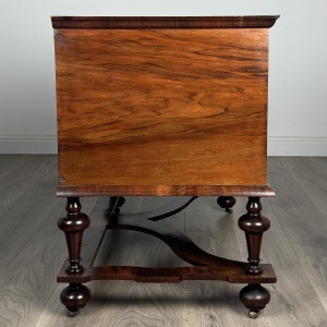 Antique 17th Century William And Mary Chest Of Drawers In Walnut