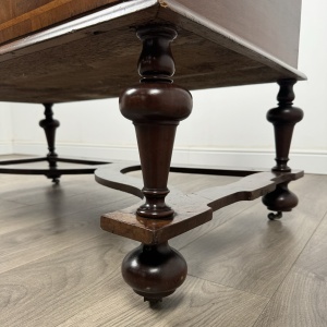 Antique 17th Century William And Mary Chest Of Drawers In Walnut