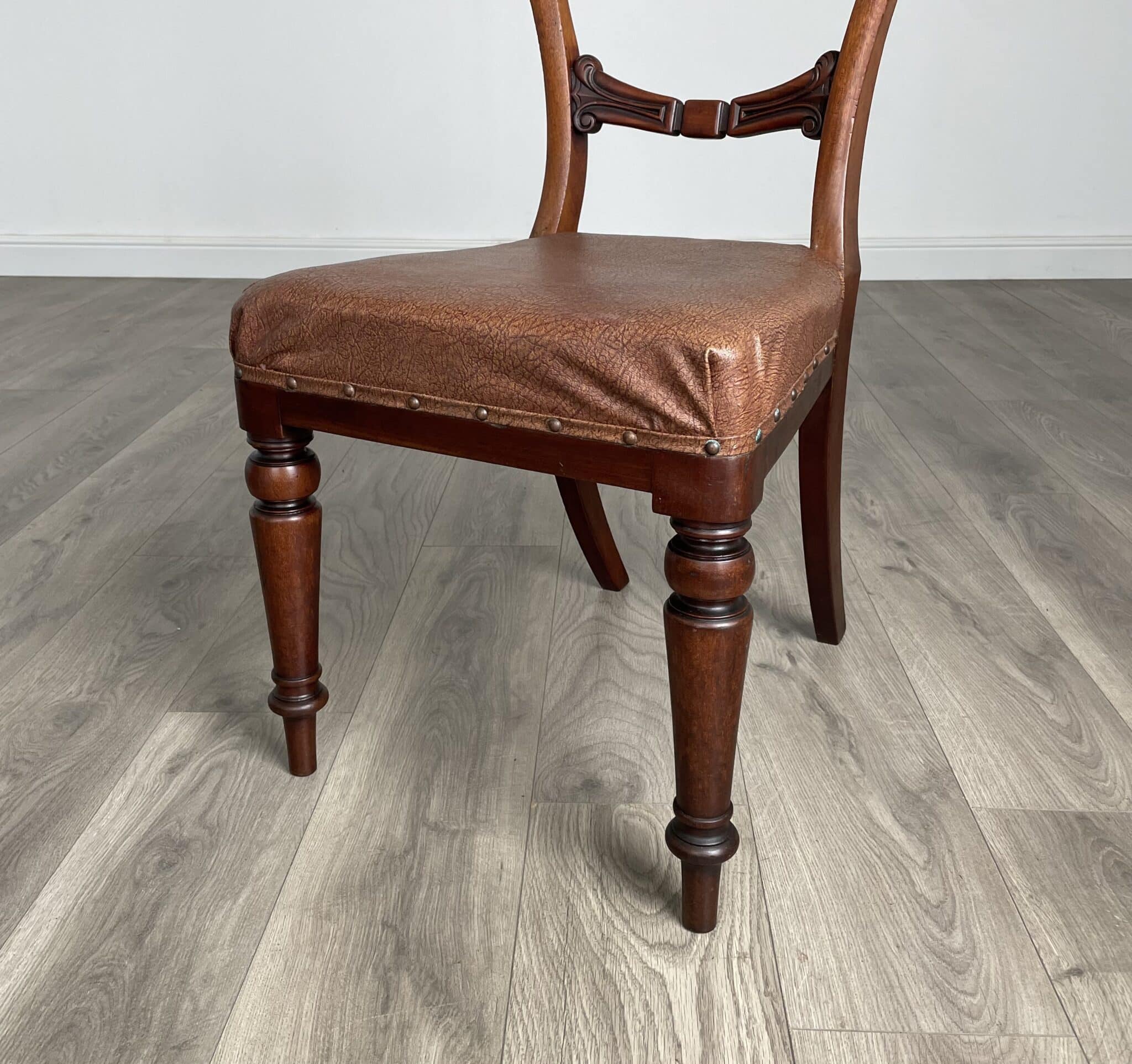 Antique 19th Century Set Of 6 Dining Chairs In Mahogany