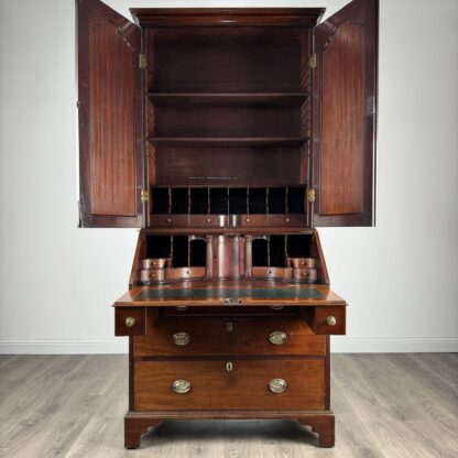Antique 18th Century Fine Quality Bureau Bookcase In Mahogany - Image 3