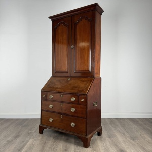 Antique 18th Century Fine Quality Bureau Bookcase In Mahogany
