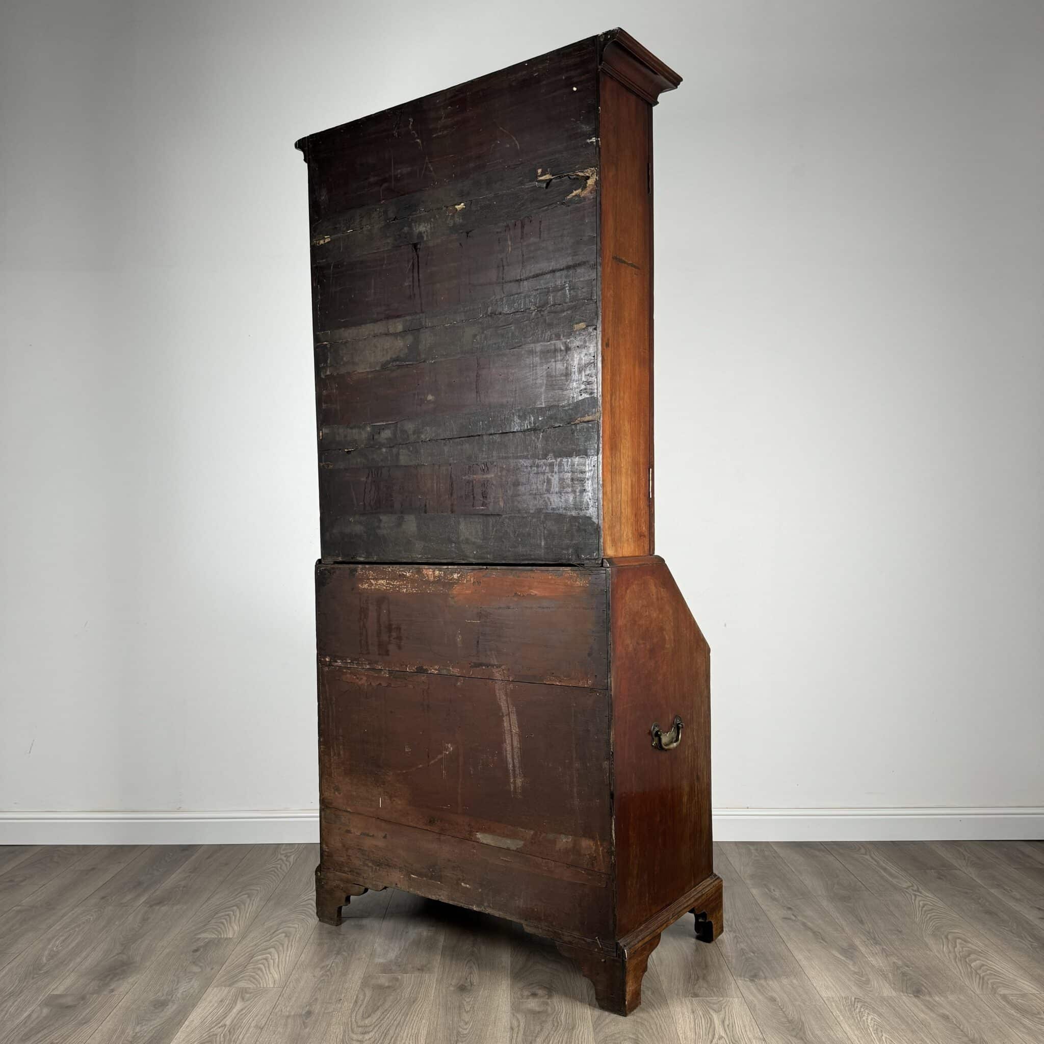 Antique 18th Century Fine Quality Bureau Bookcase In Mahogany