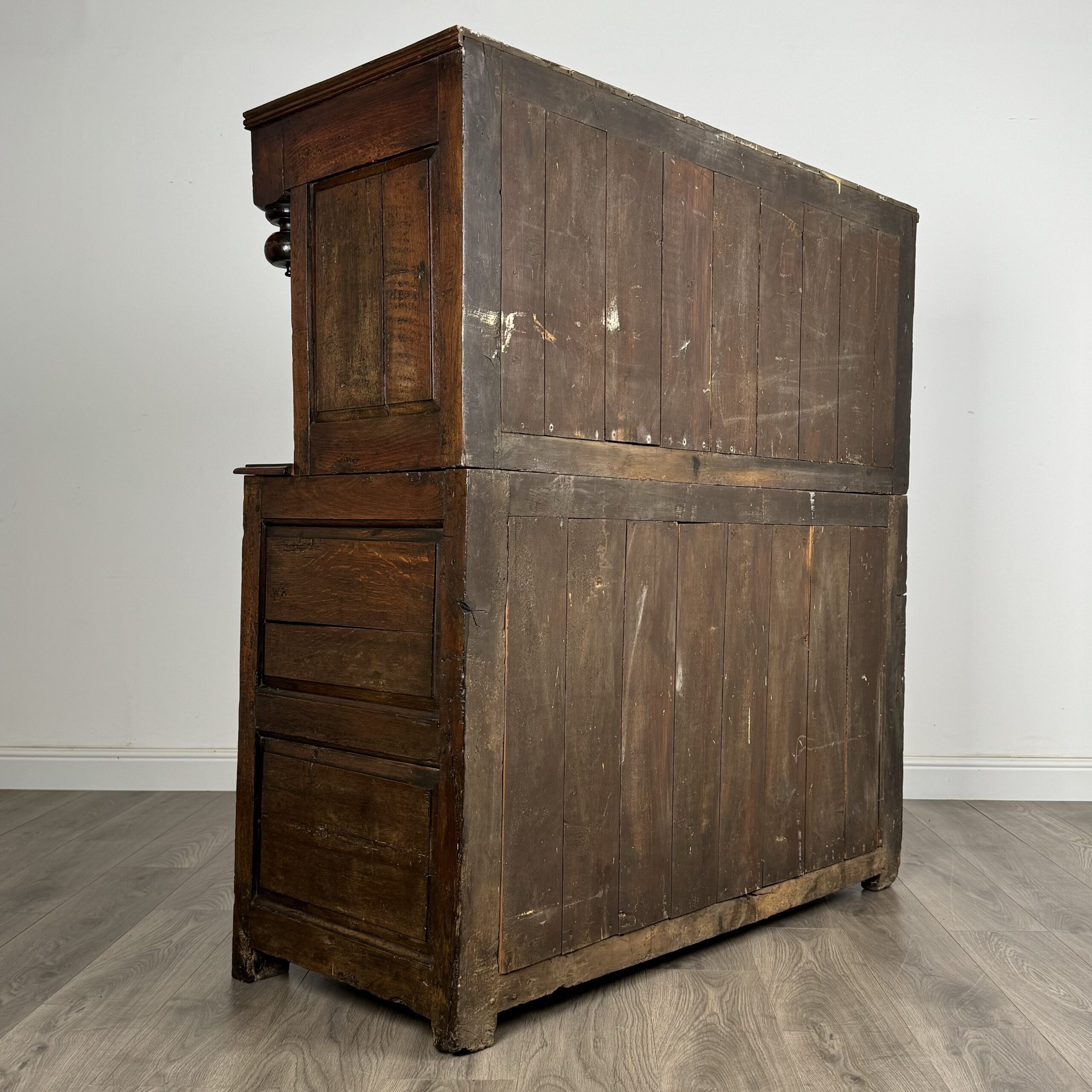 Antique 18th Century Welsh Deuddarn Cupboard In Oak