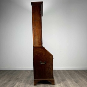 Antique 18th Century Fine Quality Bureau Bookcase In Mahogany