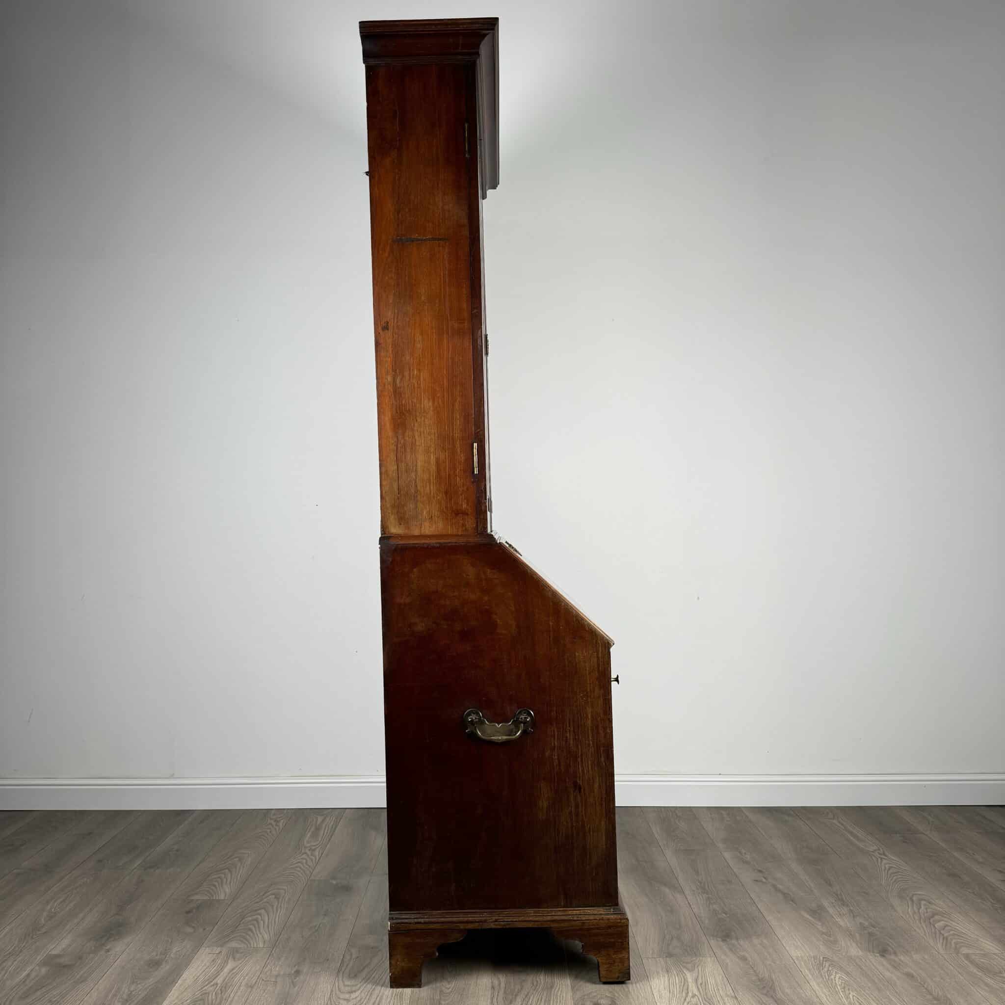 Antique 18th Century Fine Quality Bureau Bookcase In Mahogany