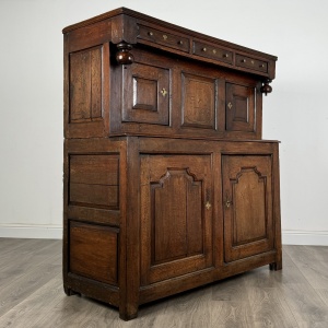 Antique 18th Century Welsh Deuddarn Cupboard In Oak