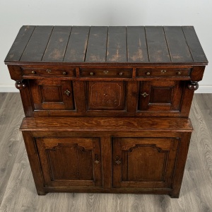 Antique 18th Century Welsh Deuddarn Cupboard In Oak