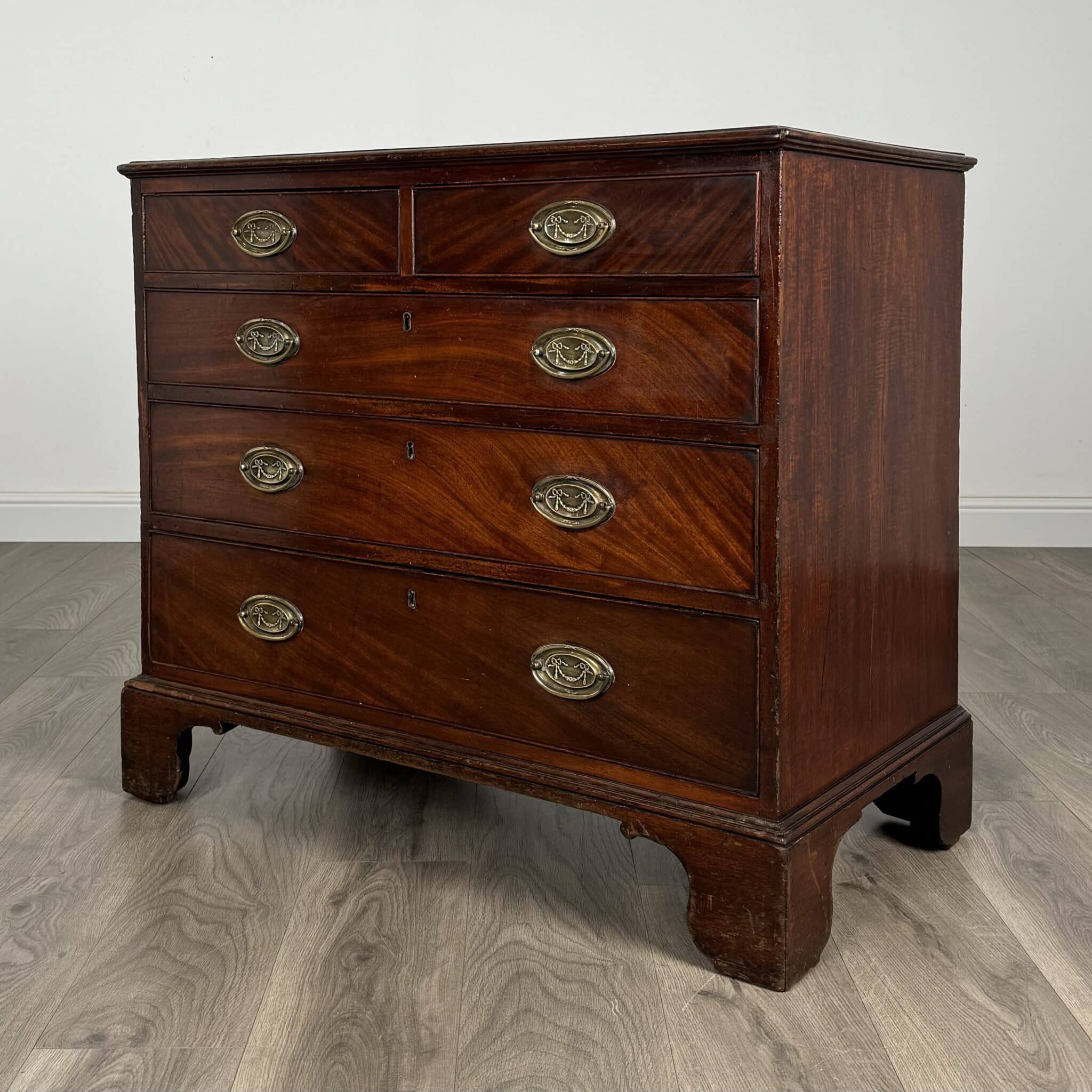 Antique 18th Century Chest Of Drawers In Mahogany