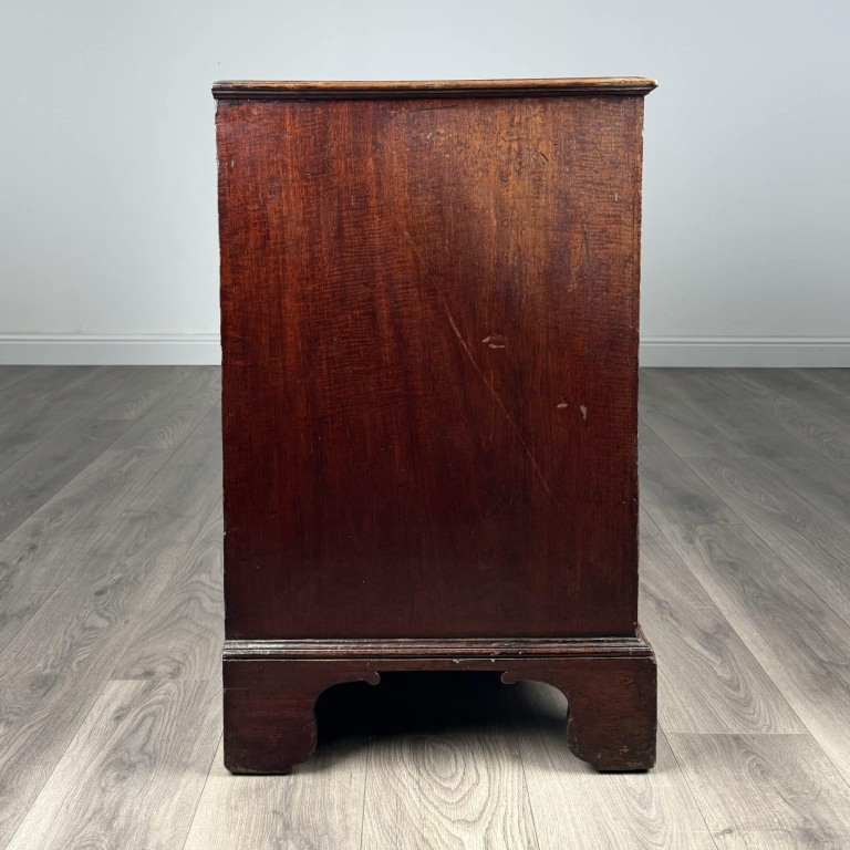 Antique 18th Century Chest Of Drawers In Mahogany - Image 7