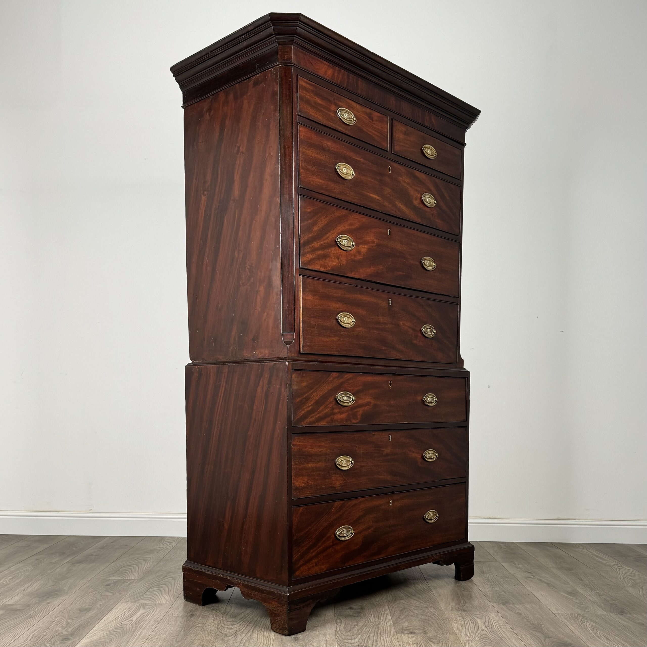 Antique 18th Century Chest On Chest In Mahogany