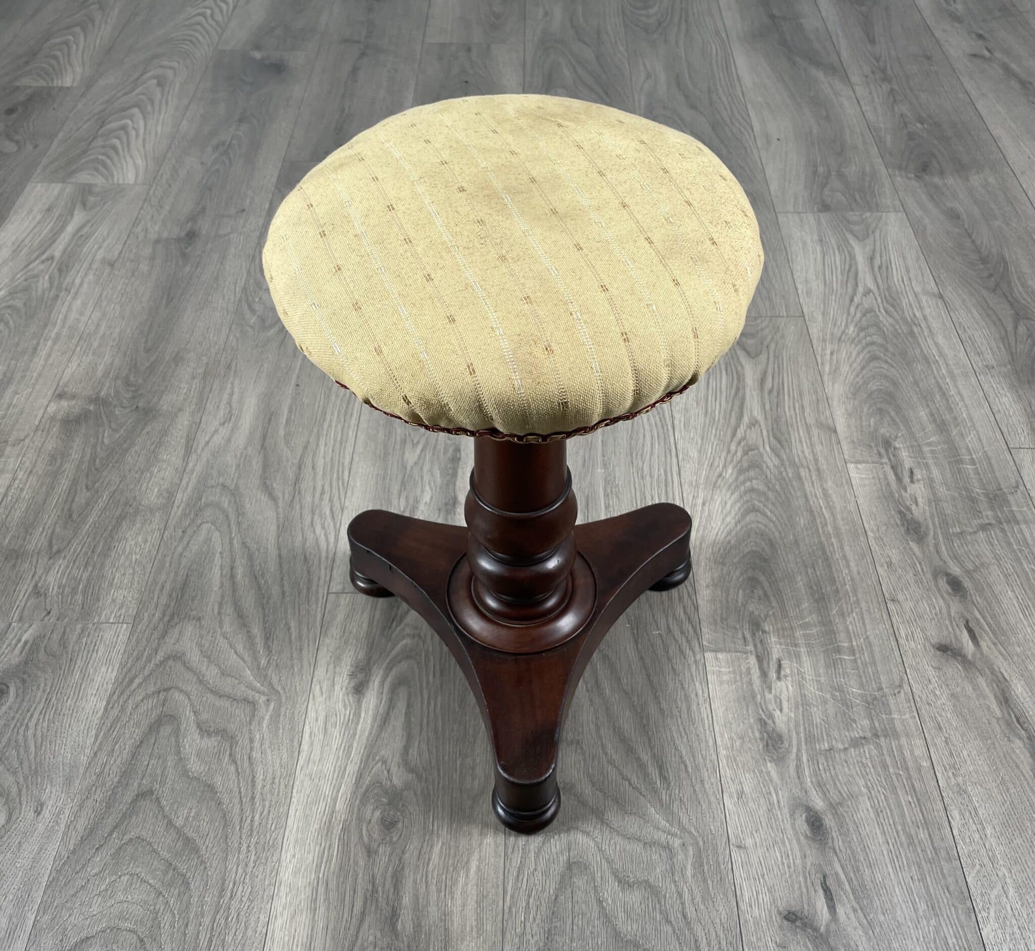 Antique 19th Century Piano Stool In Mahogany