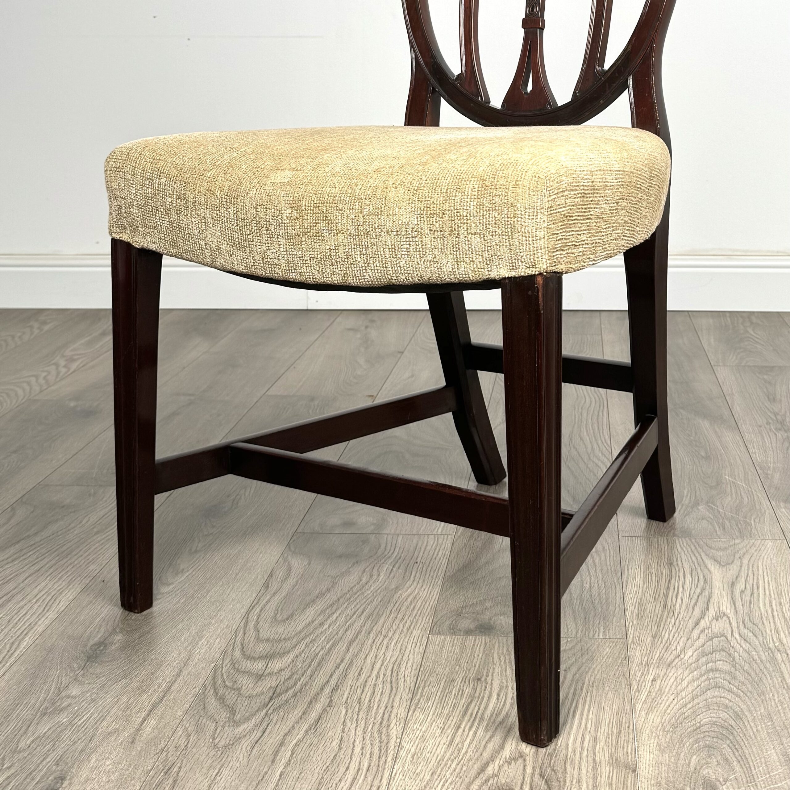 Antique 18th Century Set Of 8 Hepplewhite Style Dining Chairs