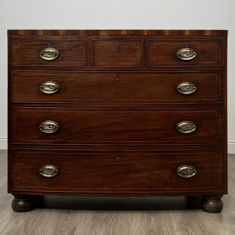 Antique 18th Century Bow Front Chest Of Drawers In Mahogany