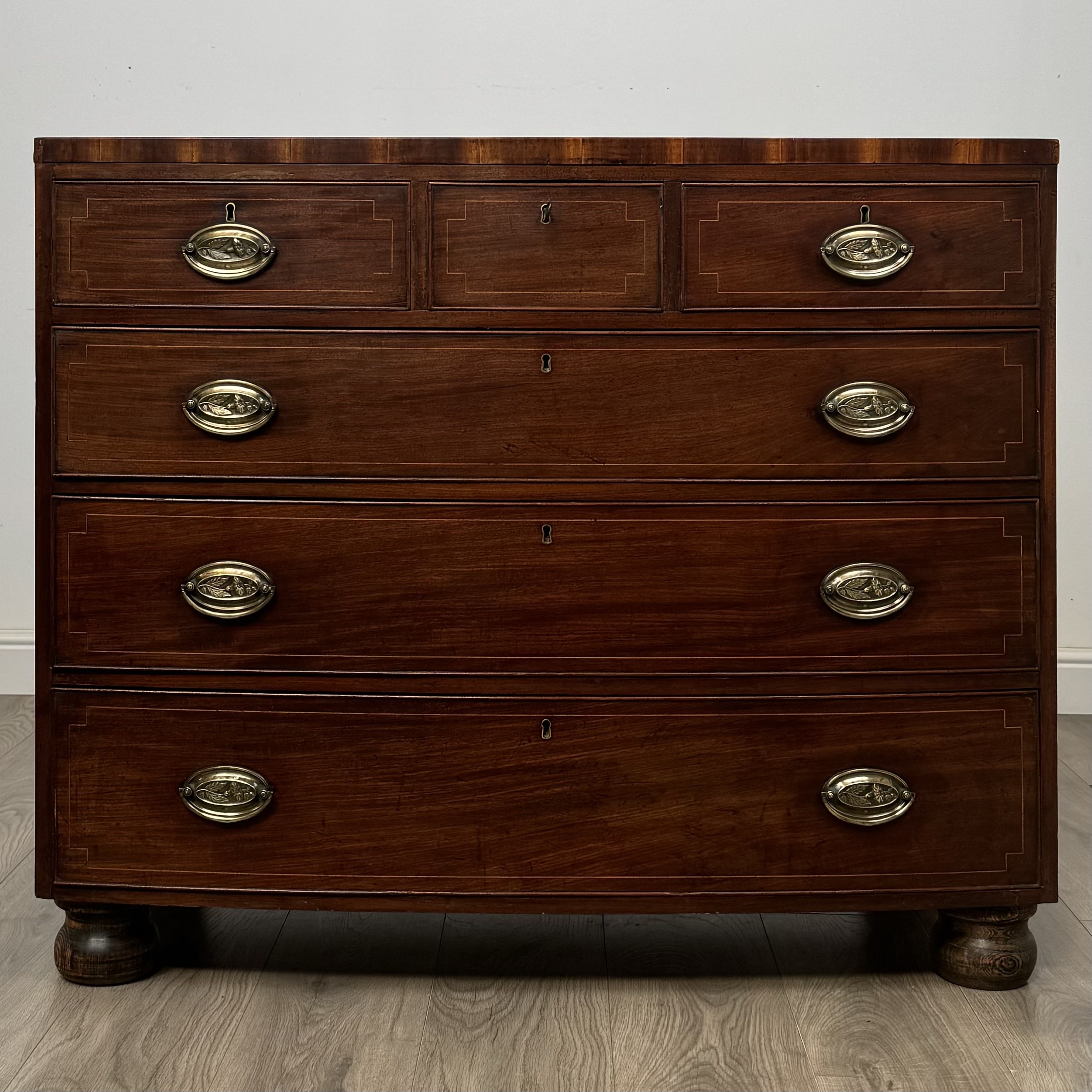 Antique 18th Century Bow Front Chest Of Drawers In Mahogany