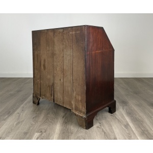Antique 18th Century Bureau In Cuban Mahogany
