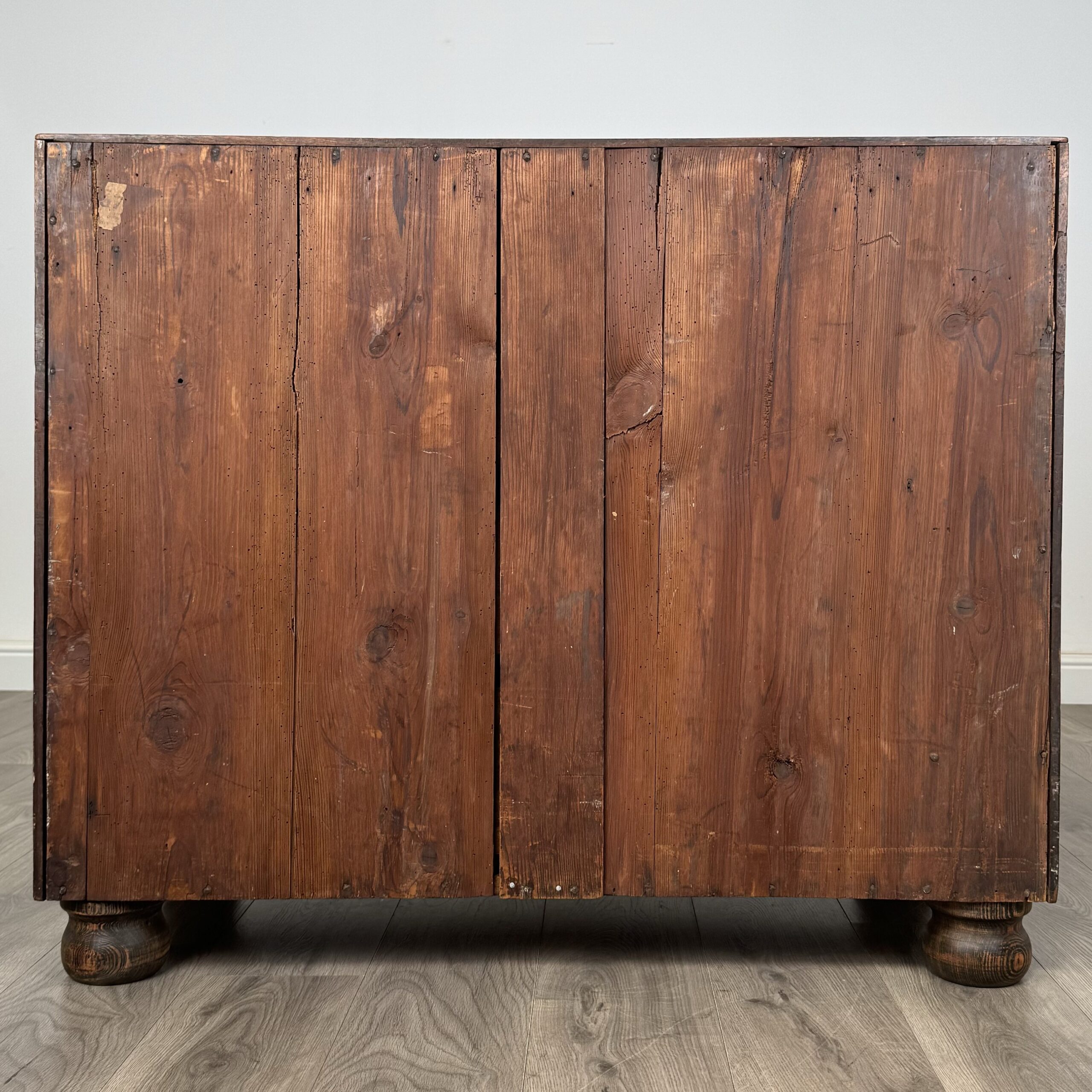 Antique 18th Century Bow Front Chest Of Drawers In Mahogany