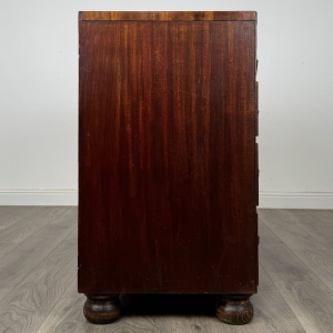 Antique 18th Century Bow Front Chest Of Drawers In Mahogany