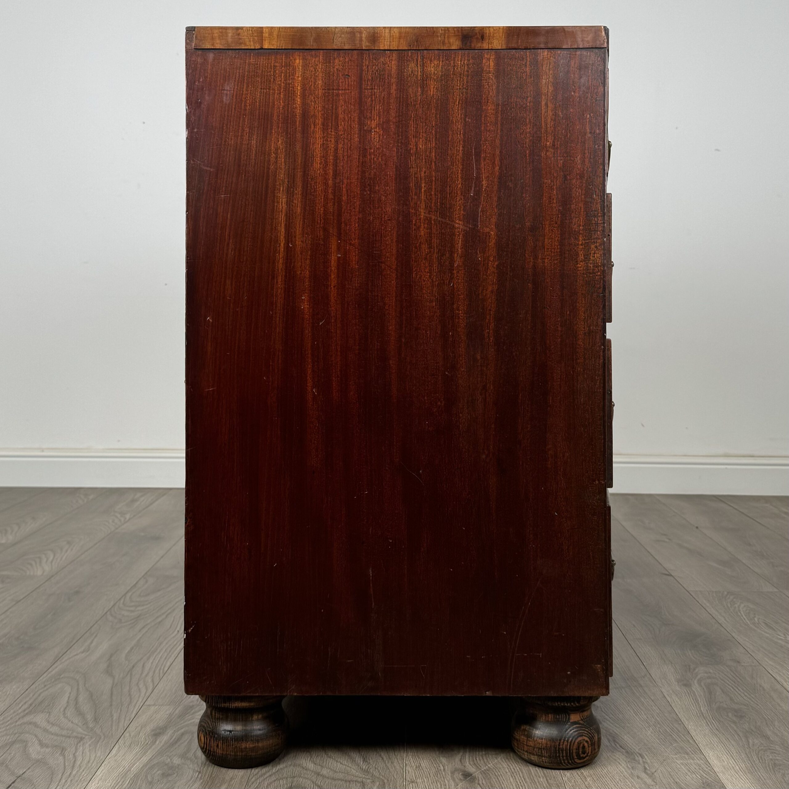 Antique 18th Century Bow Front Chest Of Drawers In Mahogany