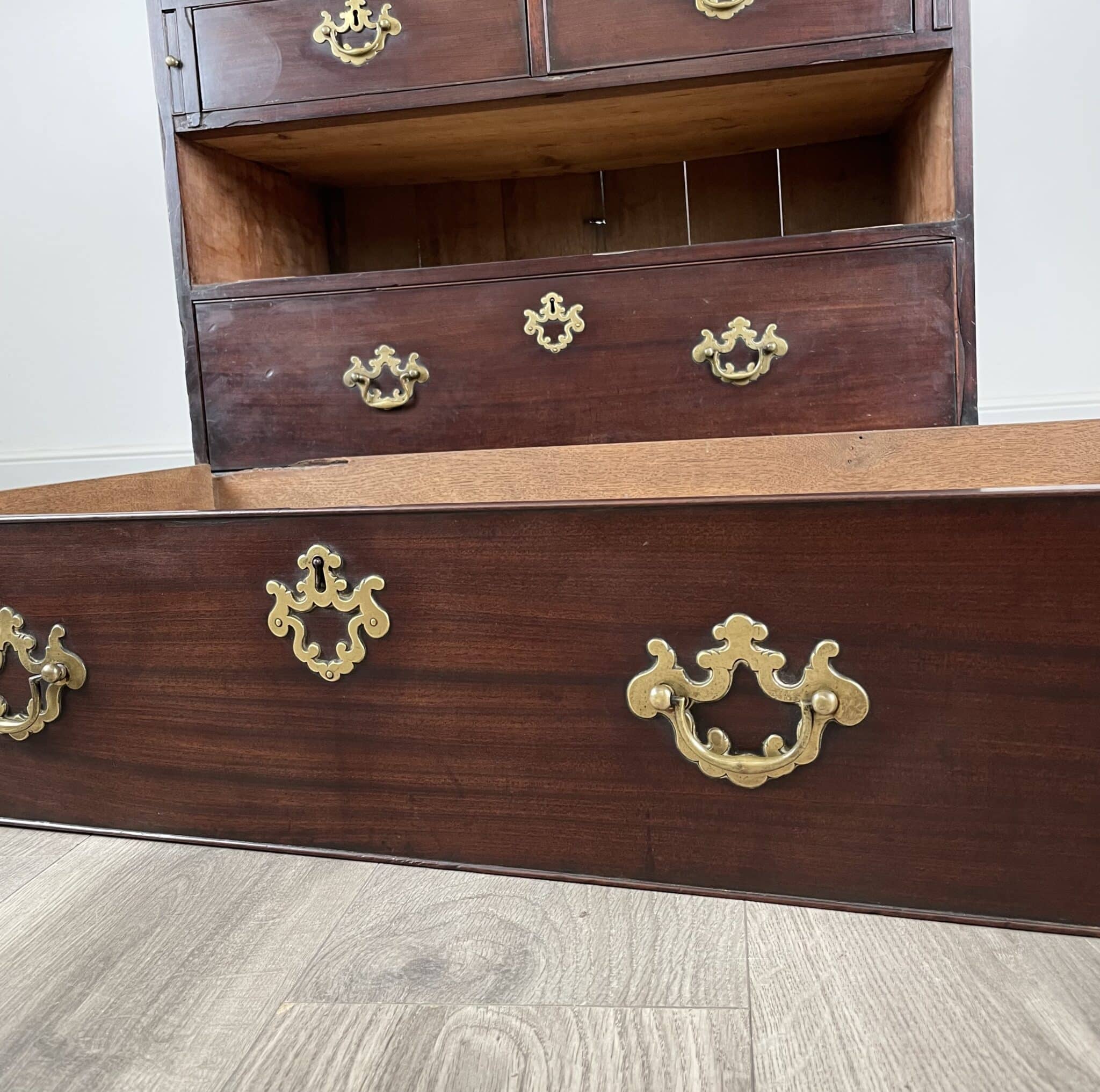 Antique 18th Century Bureau In Cuban Mahogany
