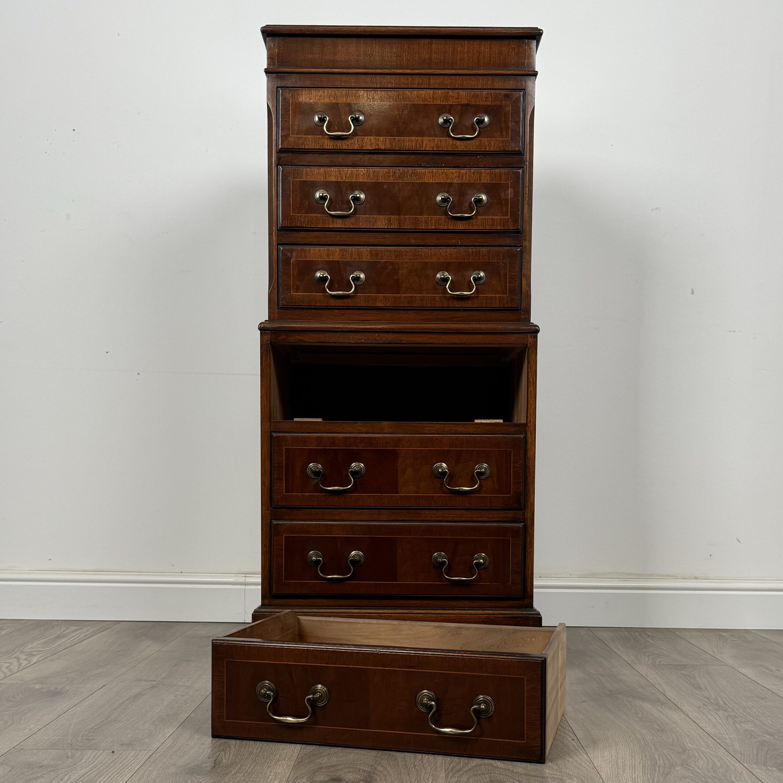 Antique 20th Century Small Chest On Chest In Mahogany