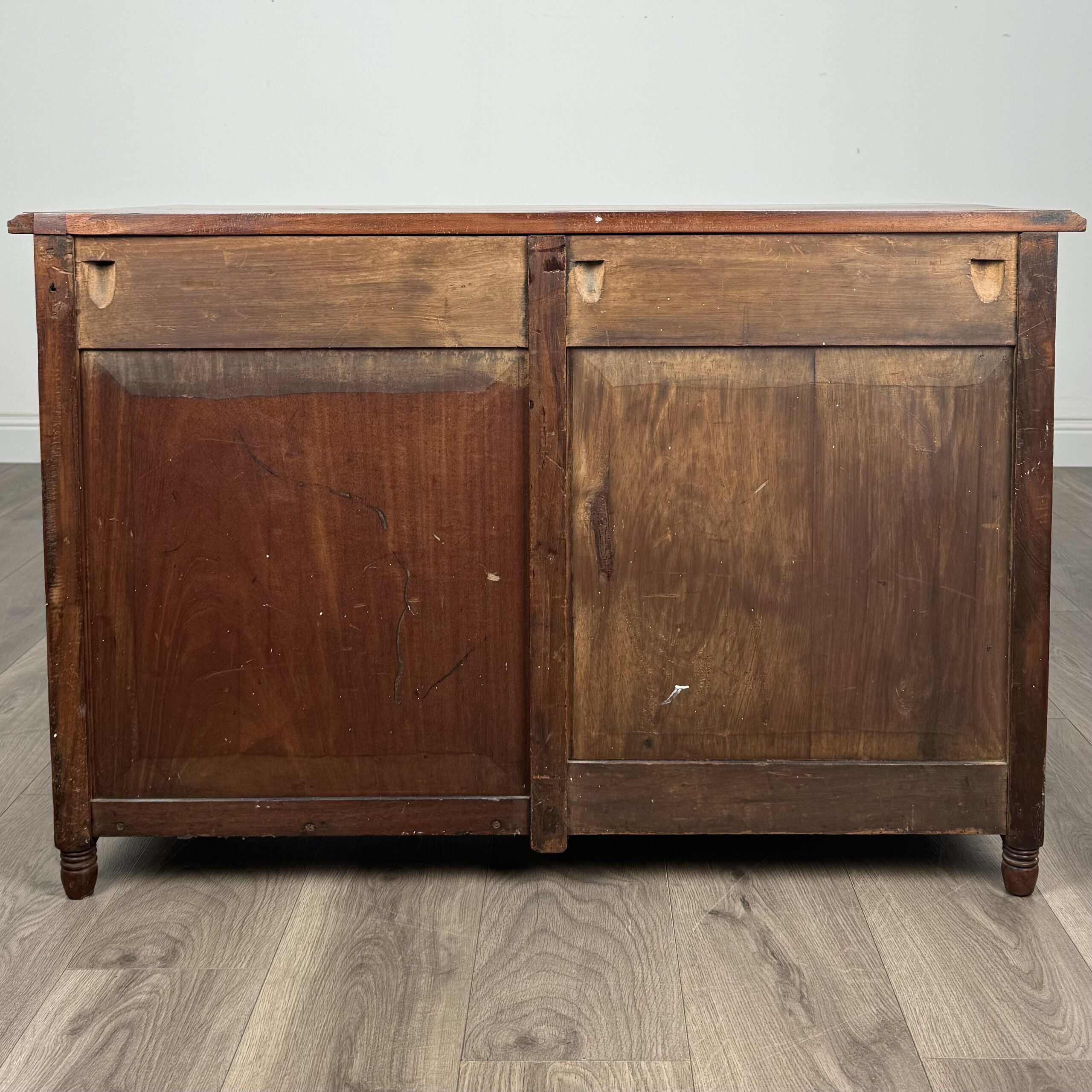 Antique 20th Century Single Pedestal Desk In Walnut