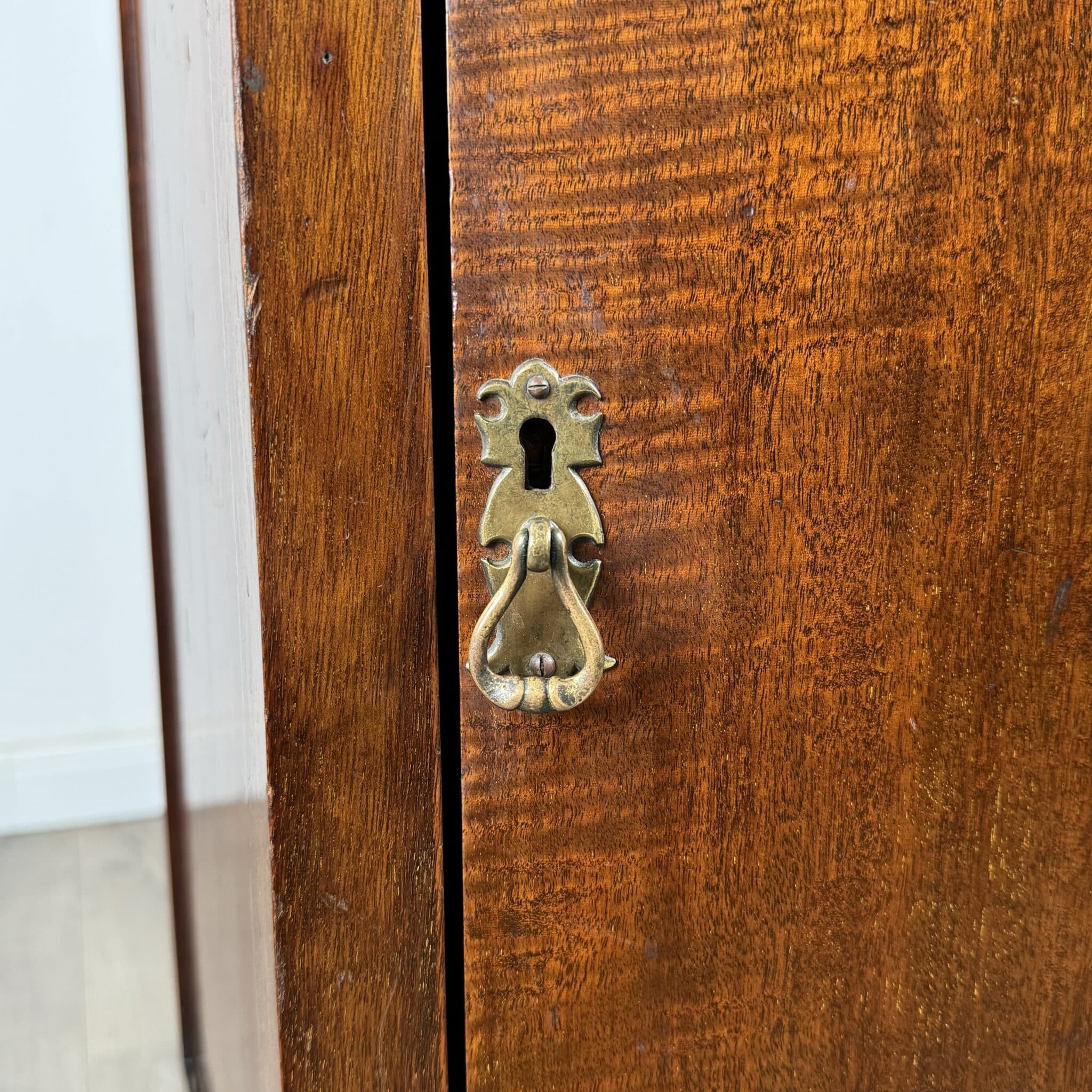 Antique 20th Century Cabinet In Mahogany