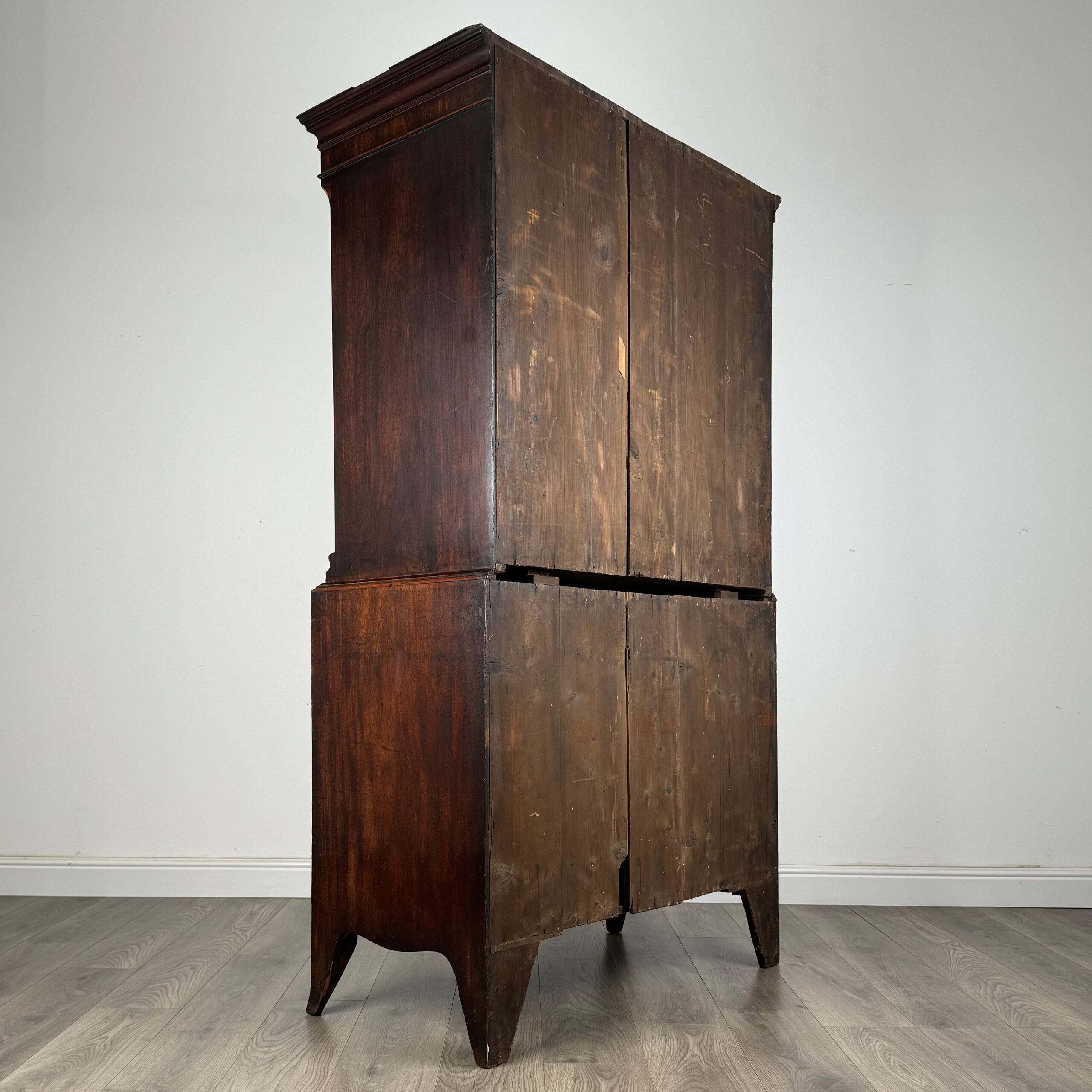 Antique 18th Century Chest On Chest In Mahogany