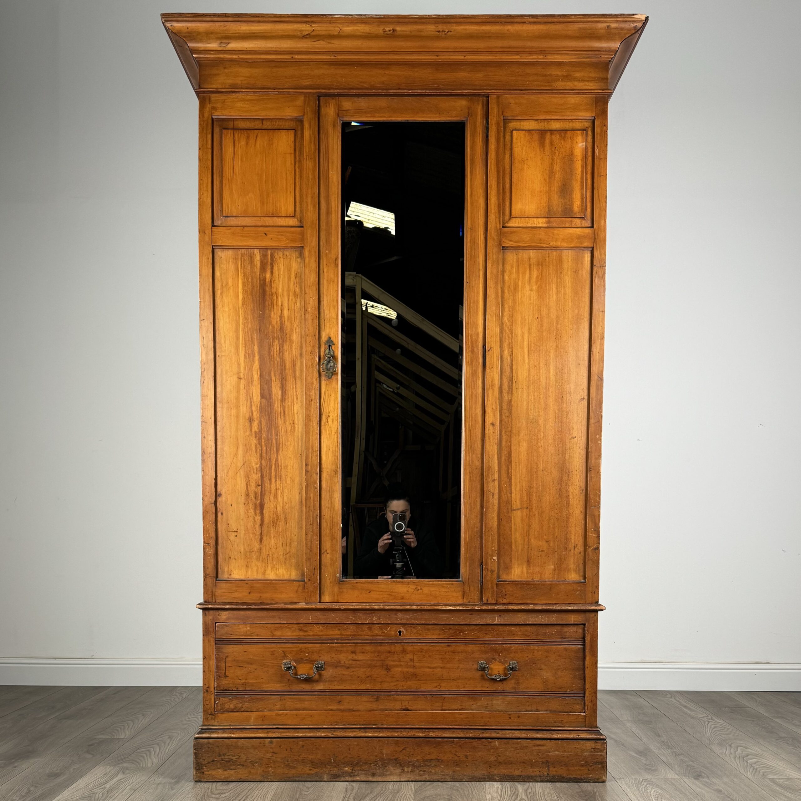 Antique Late 19th Century Wardrobe In Satin Walnut