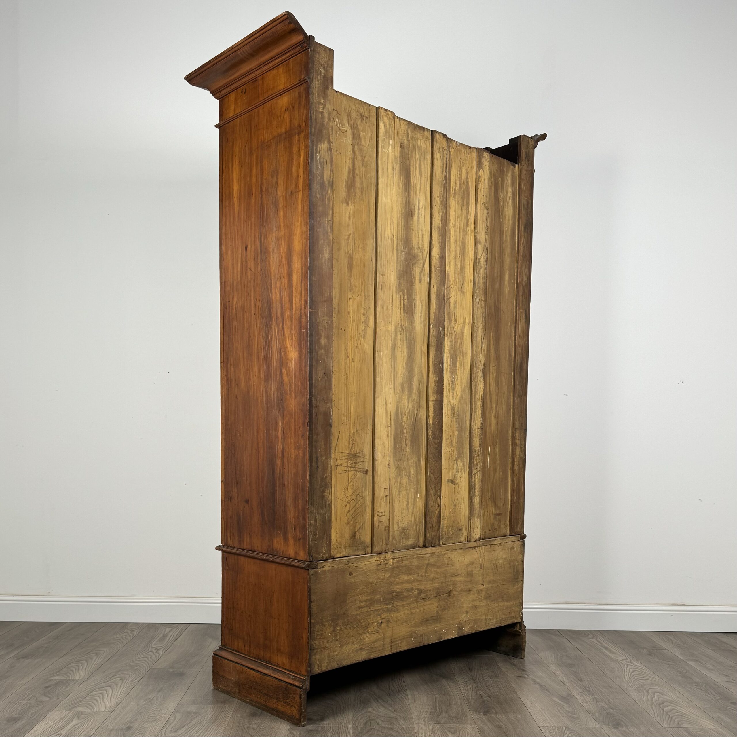 Antique Late 19th Century Wardrobe In Satin Walnut