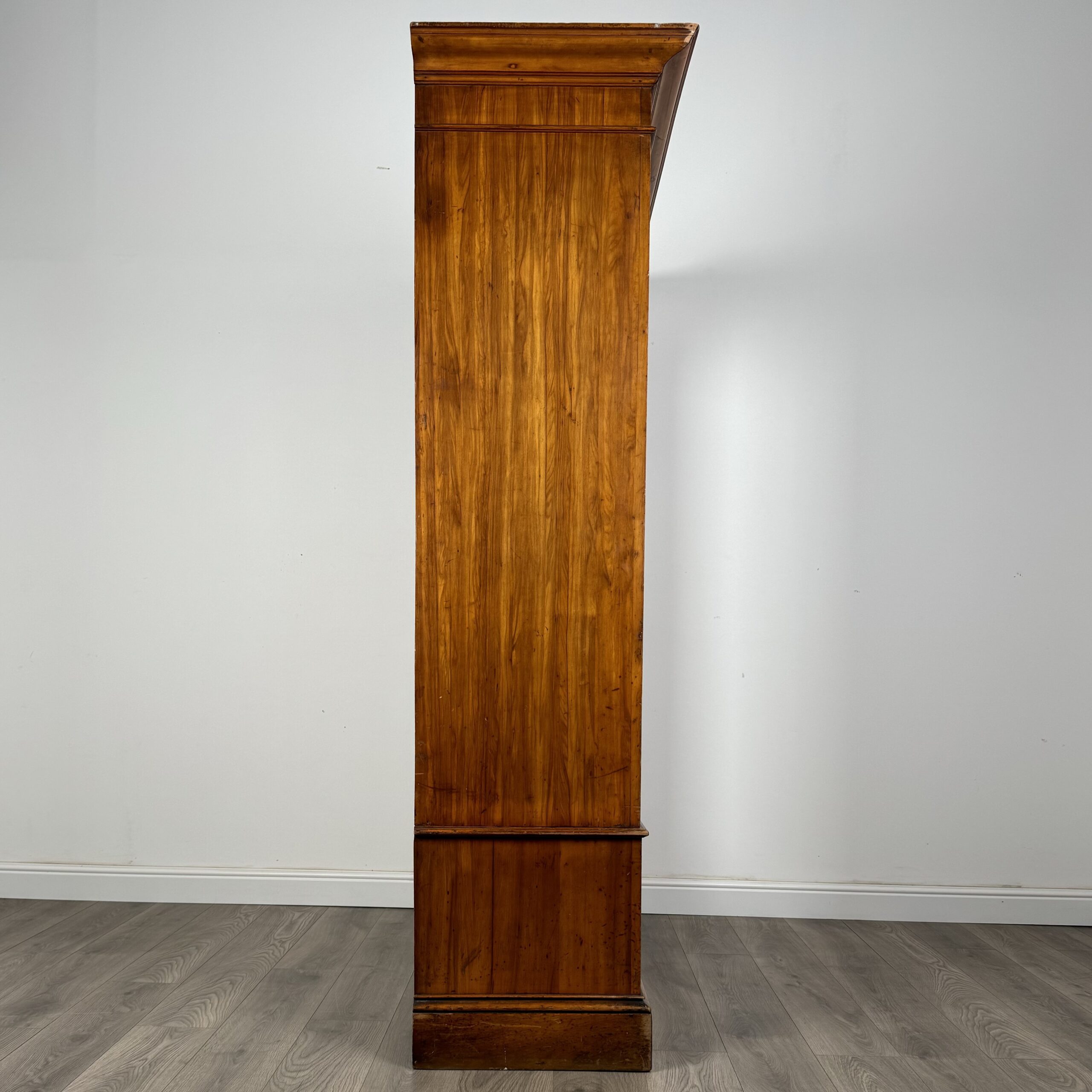 Antique Late 19th Century Wardrobe In Satin Walnut