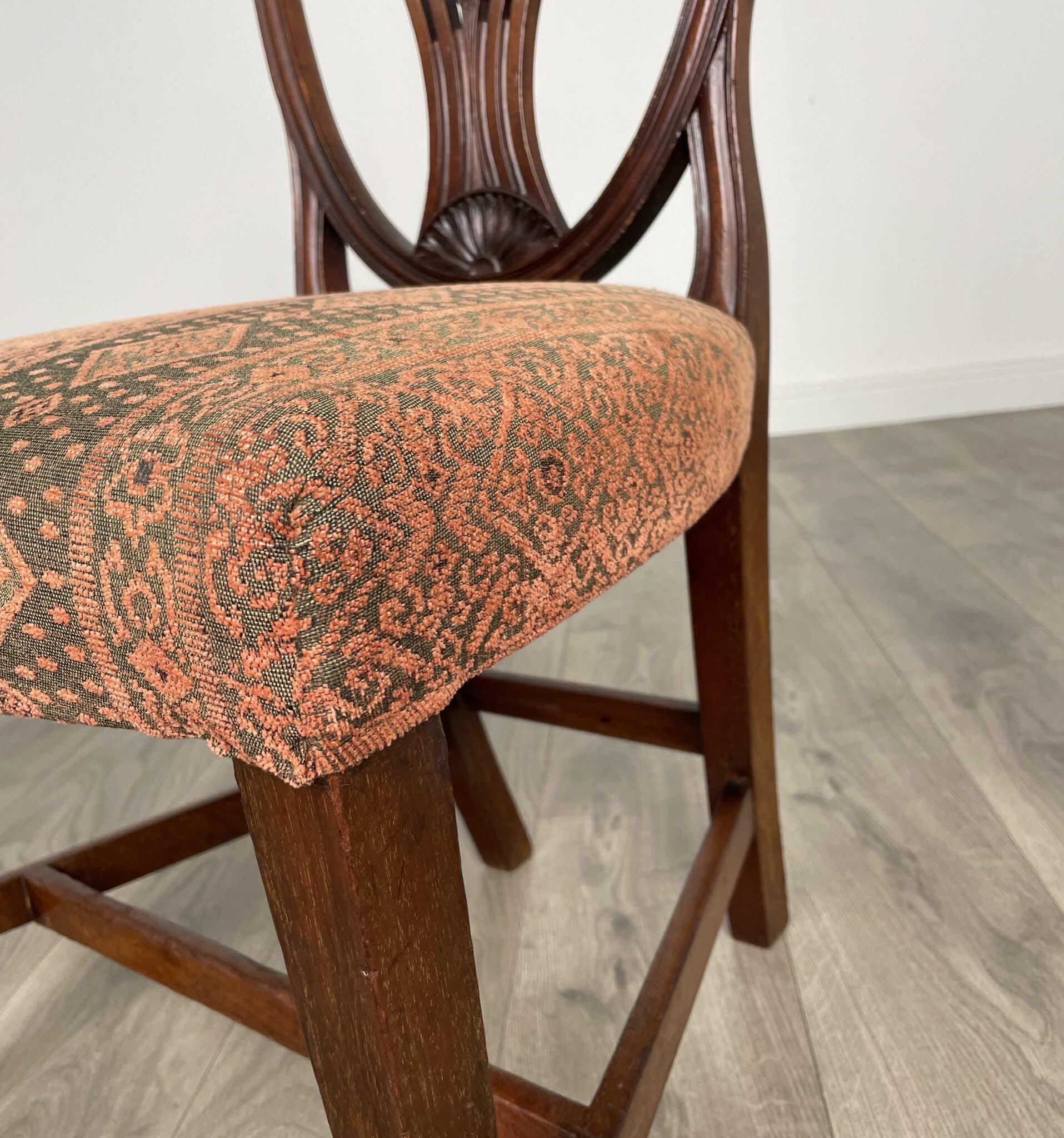 Antique 18th Century Set Of 8 Shield Back Dining Chairs