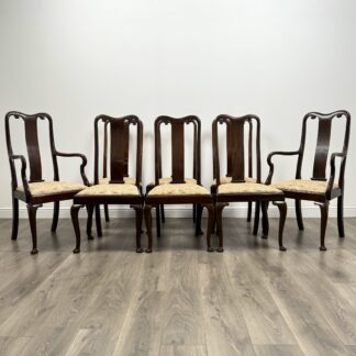 Antique 20th Century Set Of 8 Queen Anne Style Dining Chairs In Walnut