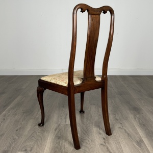Antique 20th Century Set Of 8 Queen Anne Style Dining Chairs In Walnut