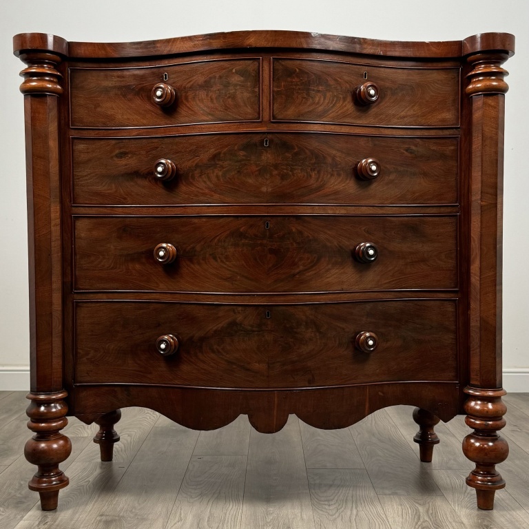 Antique 19th Century Rare Serpentine Chest Of Drawers In Mahogany