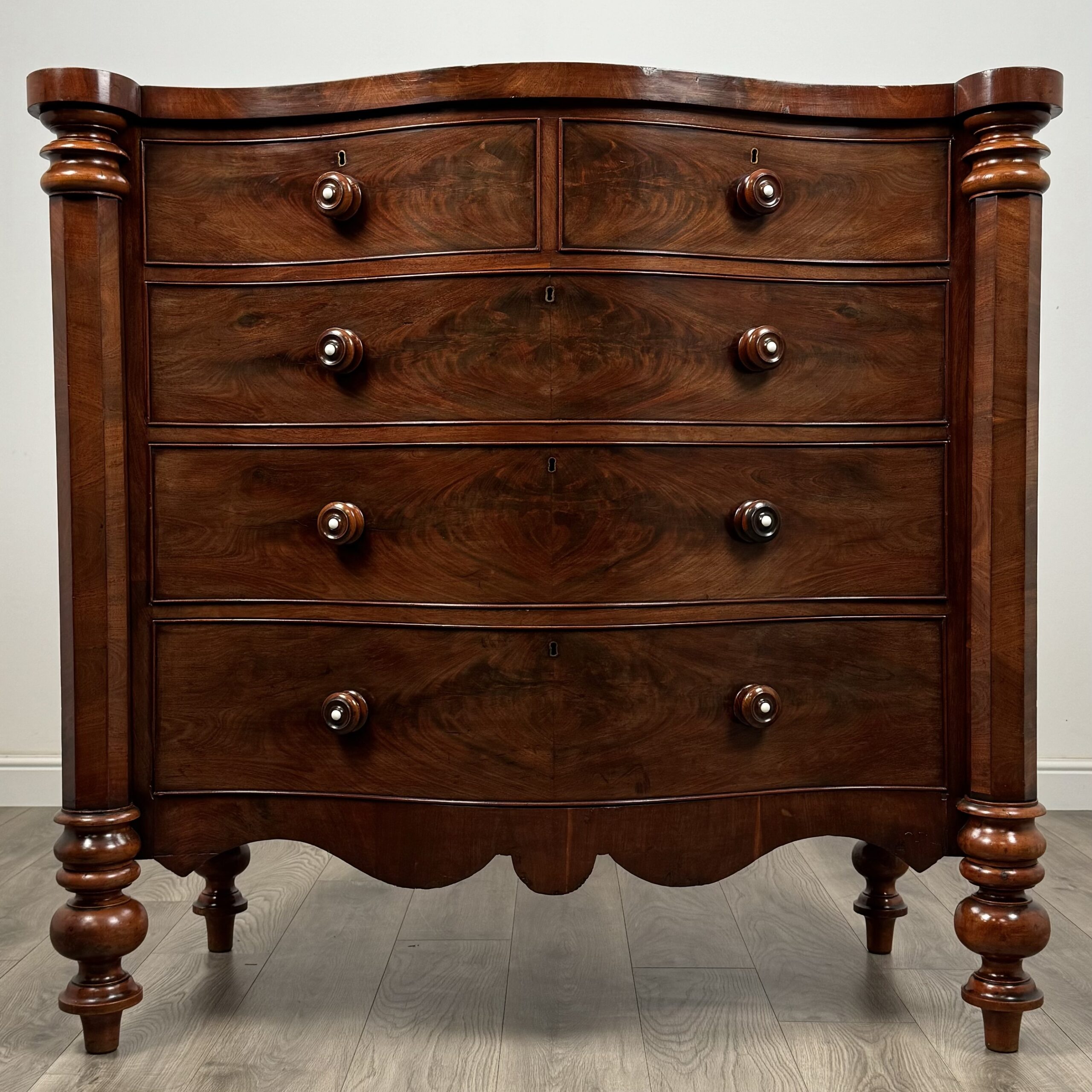 Antique 19th Century Rare Serpentine Chest Of Drawers In Mahogany