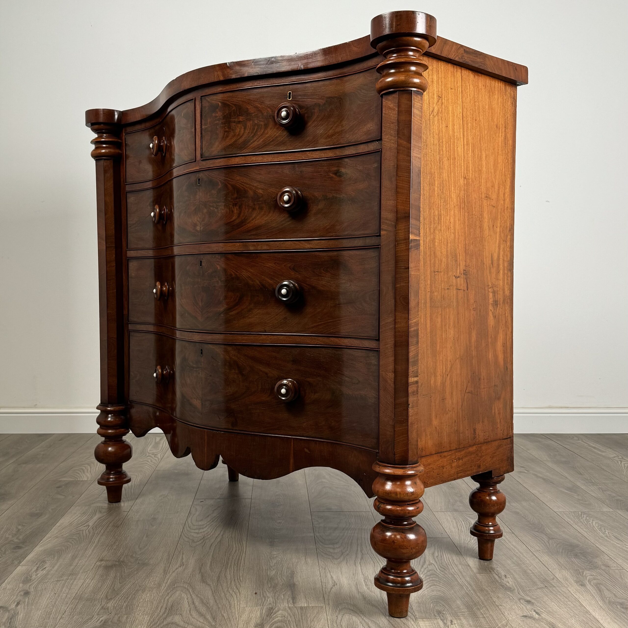 Antique 19th Century Rare Serpentine Chest Of Drawers In Mahogany