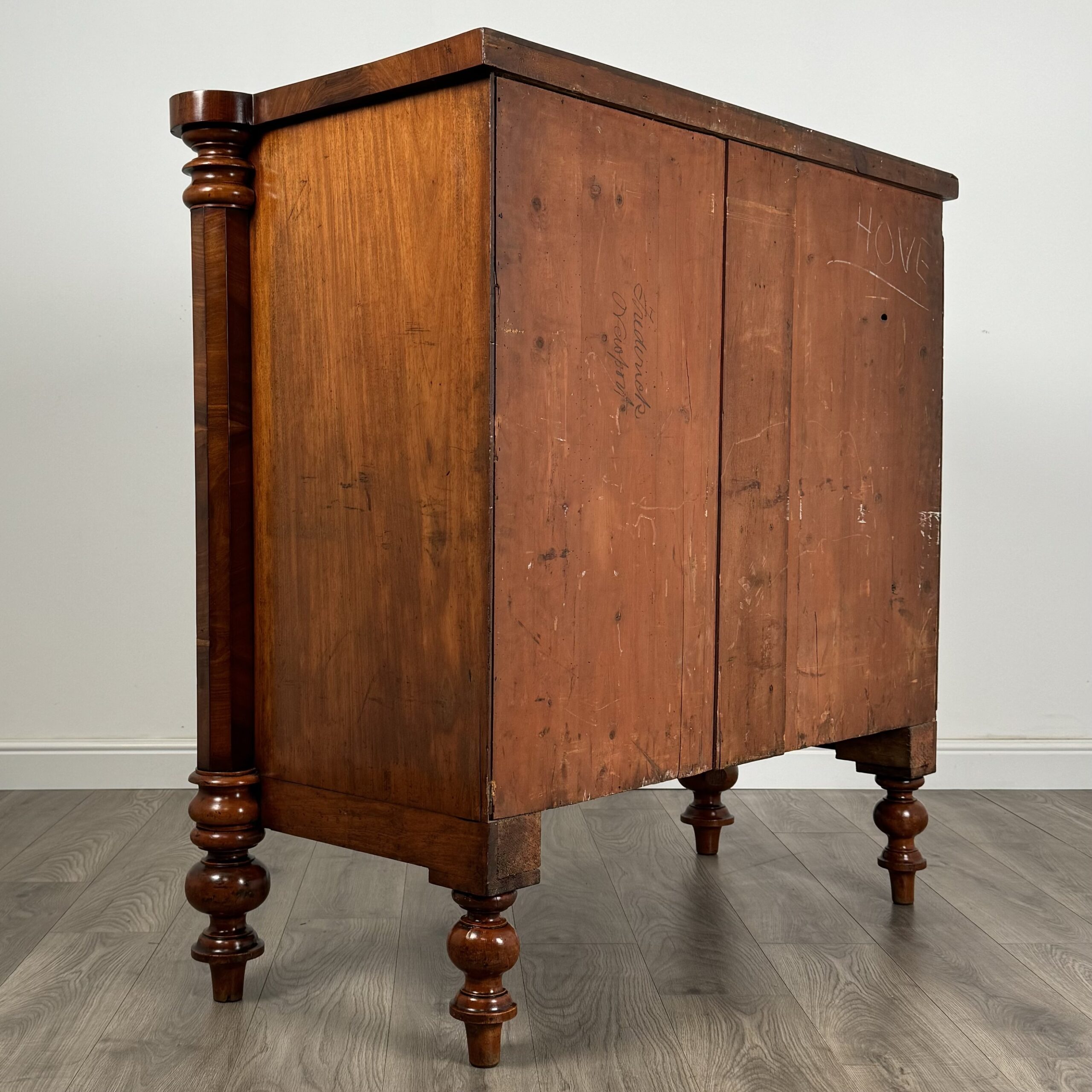 Antique 19th Century Rare Serpentine Chest Of Drawers In Mahogany